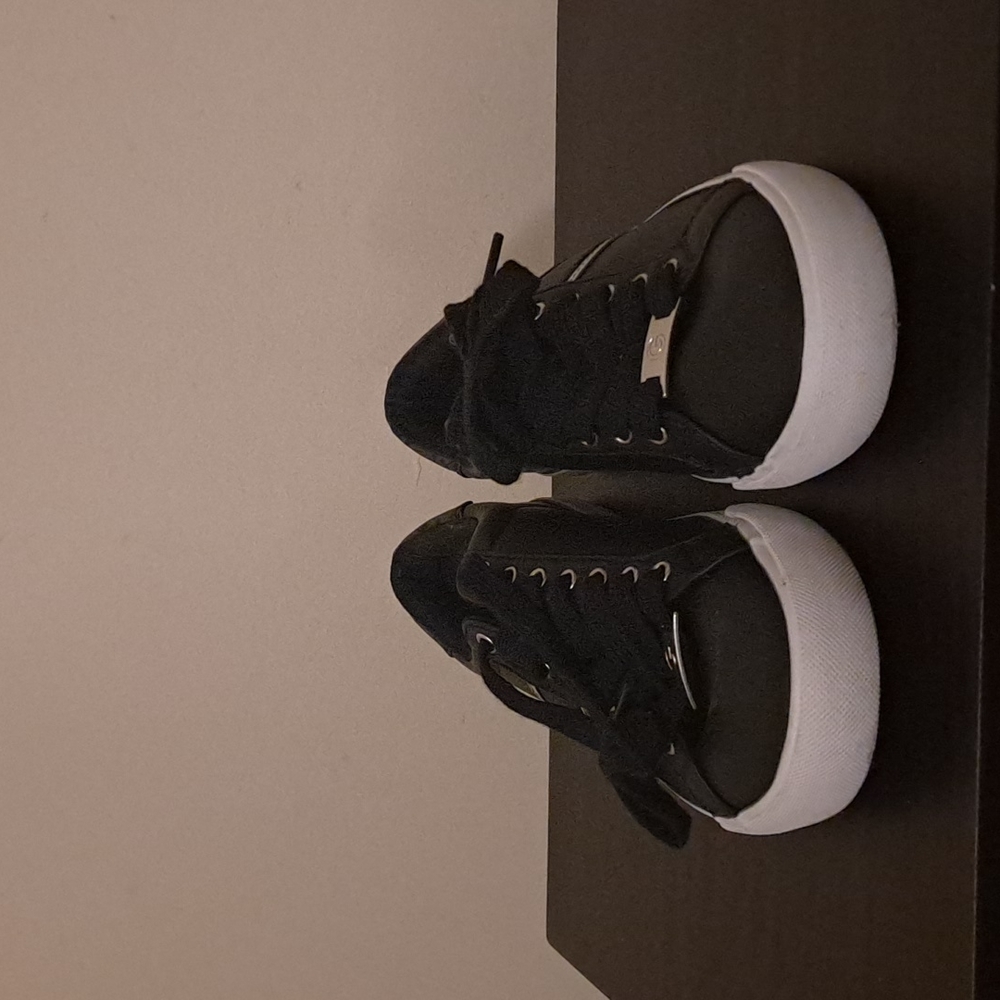GBG casual shoes